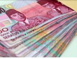 KADES CIADEG SODORKAN UANG , WARTAWAN TOLAK TEGAS