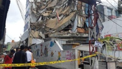 Bangunan Roboh Tanpa IMB ( Dok)